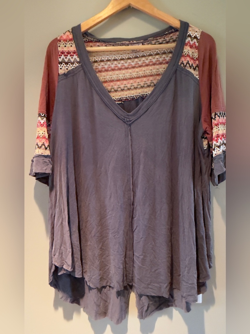 POL Relaxed V-Neck Tunic in Slate Gray with Rust Sleeves